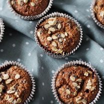 Avižiniai keksiukai su uogomis be cukraus