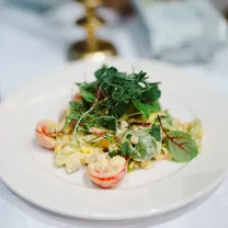 Rohelise hernepasta salat tuunikala ja avokaadoõli majoneesiga