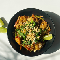 Pad Thai su grikių makaronais be glitimo