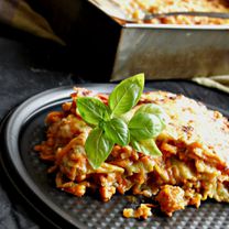 Lazanija su sojų mėsa ir daržovėmis 