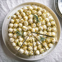 Küpsetamata toorjuustukook pistaatsiapähklitega – gluteeni- ja suhkruvaba