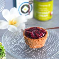 Пирожки из тофу с малиново-вишнёвым джемом