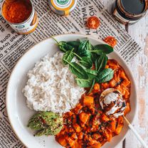 Moliūgų ir pomidorų karis su tamarindo pasta