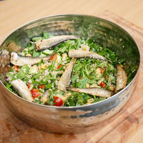 Bolivinės balandos salotos su sardinėmis ir Keltų jūros druska