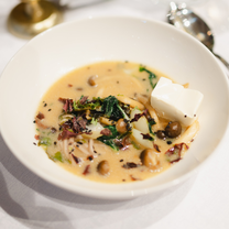 Miso ramenas su makaronais, džiovintais šitake grybais ir šilkiniu tofu