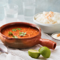 Punaste läätsede ja köögiviljade hautis