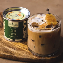 Aukstā ozolzīļu latte ar medu