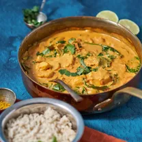 Красное карри с цветной капустой и картофелем