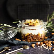 Morkų sluoksniuotis su tofu kremu