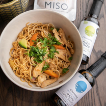 WOK makaronai su vištiena