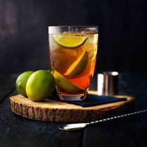 Kokteiliai su nealkoholiniu imbieriniu vynu