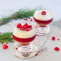 Sluoksniuotas šventinis desertas