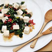 Салат из водорослей и тофу