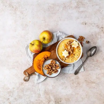 Ābolu un ķirbju auzu putra