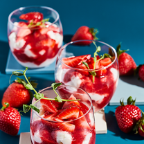 Zemeņu un zefīru kārtojums