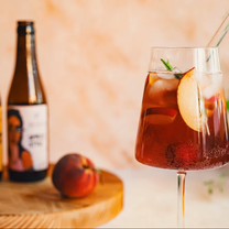 Alkoholivaba virsiku ja kombucha kokteil