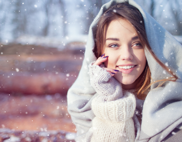 Žvilgantys plaukai šaltuoju sezonu – misija įmanoma!