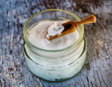 7 способов использовать кокосовое масло для ухода за кожей