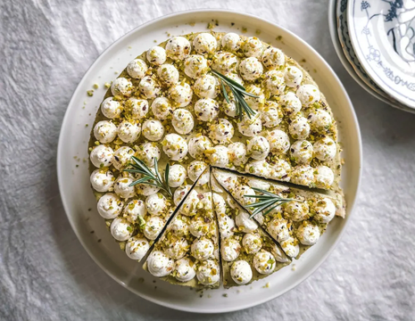 Küpsetamata toorjuustukook pistaatsiapähklitega – gluteeni- ja suhkruvaba