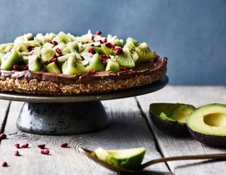 Avokadų ir kakavos kremo desertas, be glitimo