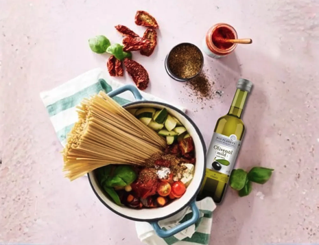 Ühes potis valmistatav veganpasta ubade ja tomatitega