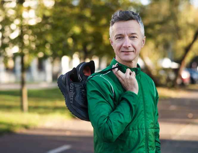 Kas süüdi on ainult kevad või ka raua ja D-vitamiini puudus? Professor Arūnas Emeljanovas selgitab väsimuse, nõrkuse ja halva tuju põhjuseid.